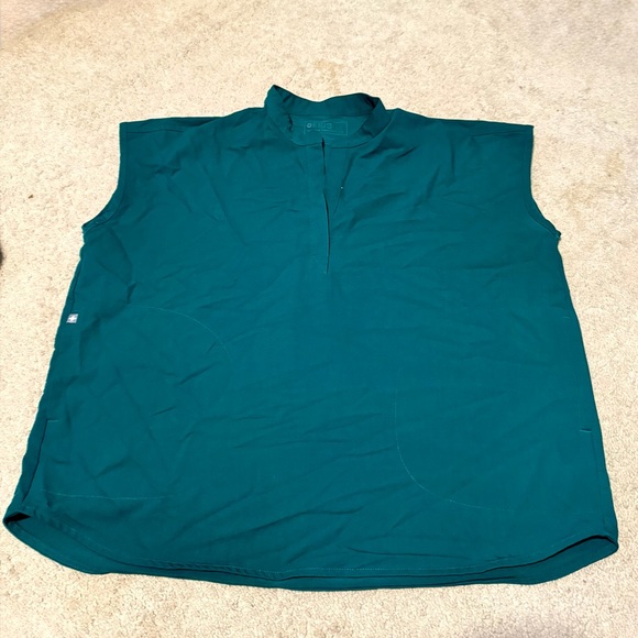 FIGS Rafaela scrub top HUNTER GREEN - Picture 2 of 3